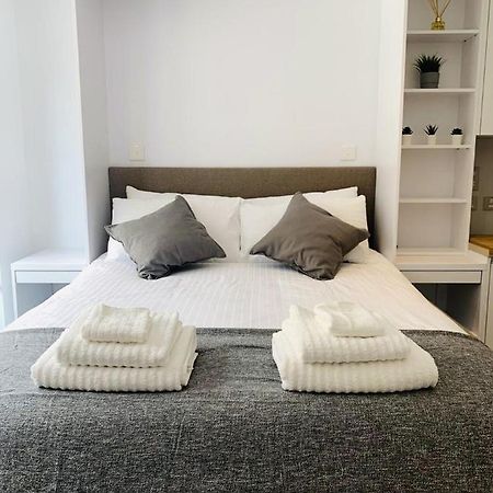Cp Top Floor Luxury Studio Gibraltar Bagian luar foto